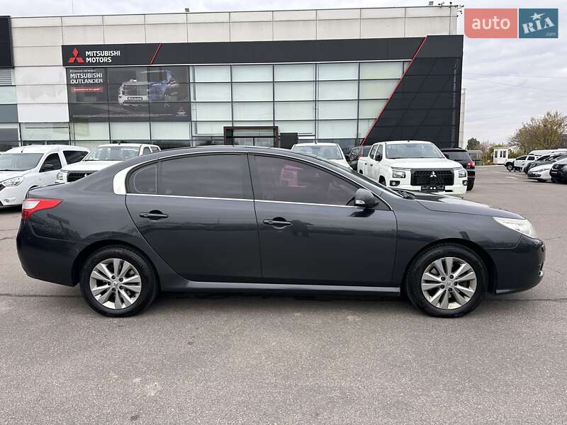 Седан Renault Latitude 2012 в Києві