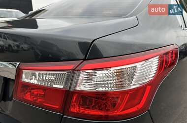 Седан Renault Latitude 2012 в 