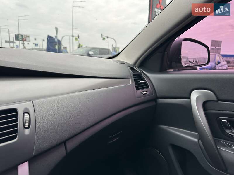 Седан Renault Latitude 2012 в Києві