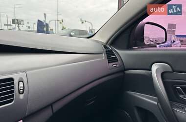Седан Renault Latitude 2012 в 