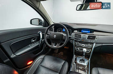 Седан Renault Latitude 2012 в 