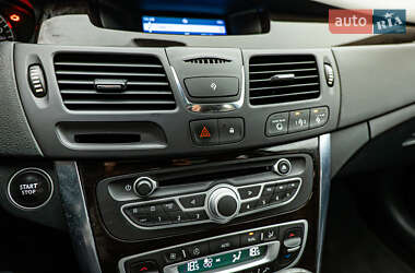 Седан Renault Latitude 2012 в 