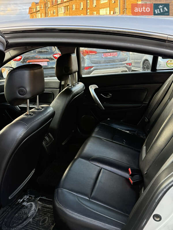 Седан Renault Latitude 2015 в Софиевской Борщаговке