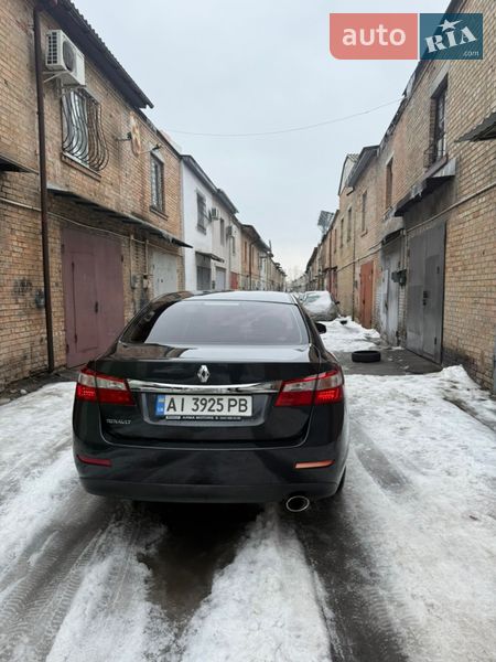 Седан Renault Latitude 2012 в Киеве