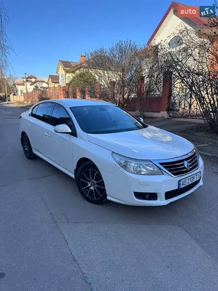 Renault Latitude 2011