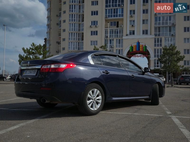 Седан Renault Latitude 2011 в Николаеве