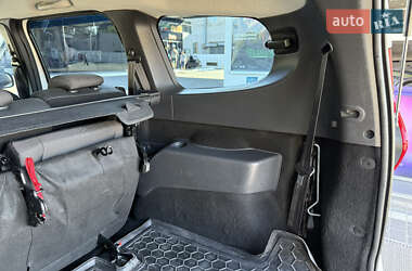 Минивэн Renault Lodgy 2016 в 