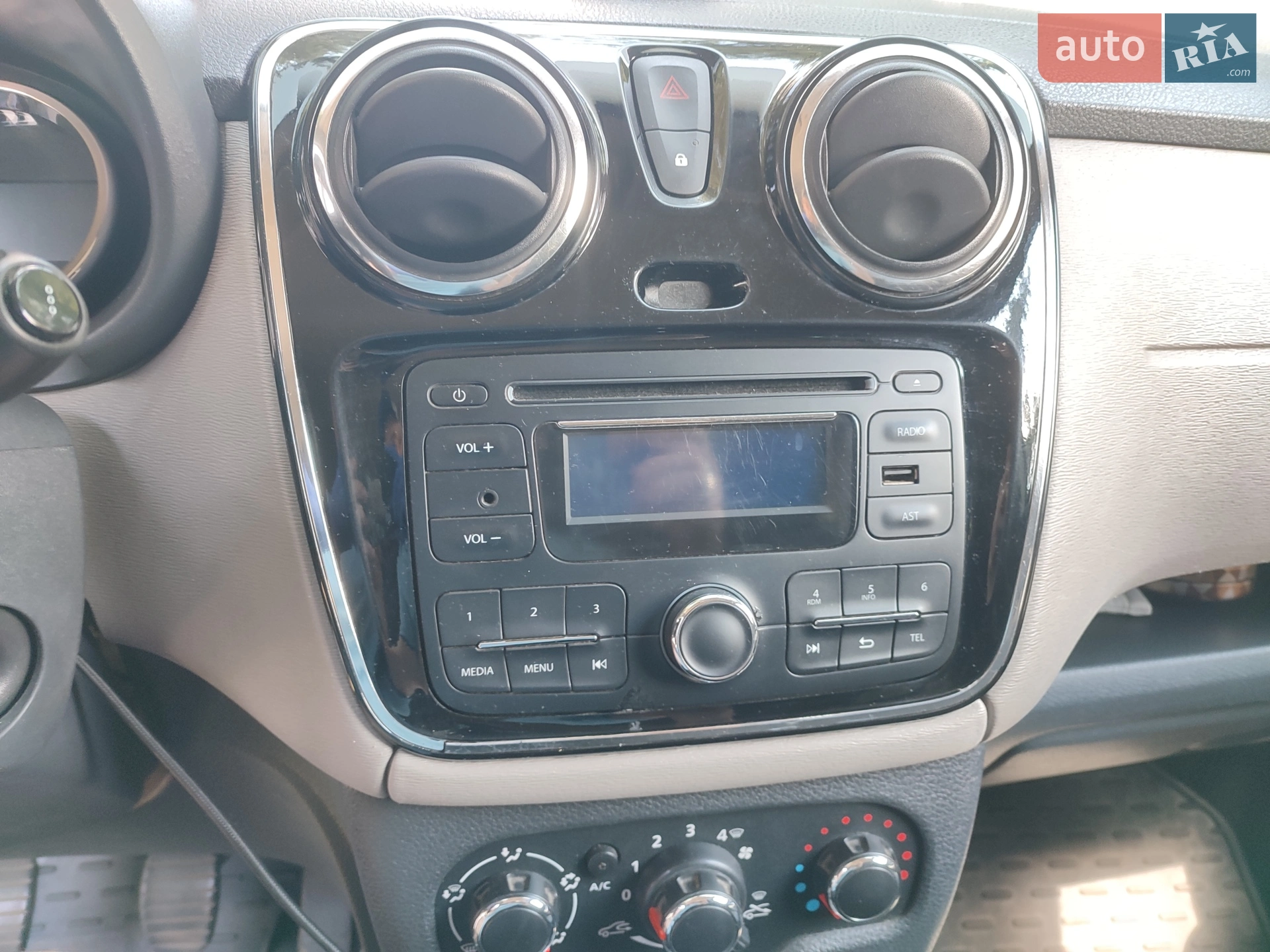2015 Renault Lodgy - мініатюра 12