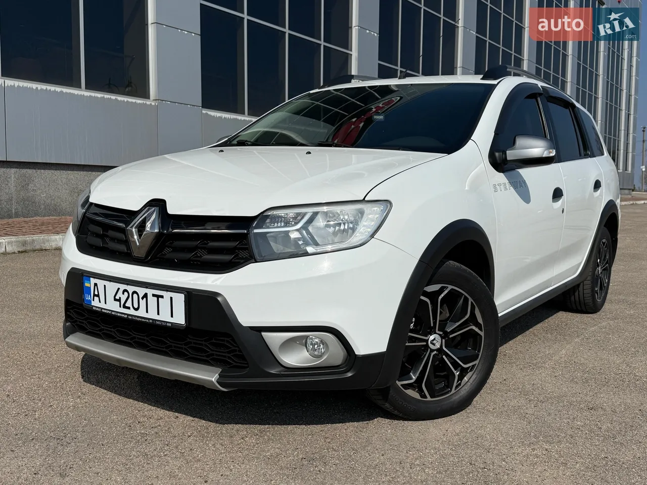 2017 Renault Logan - мініатюра 14