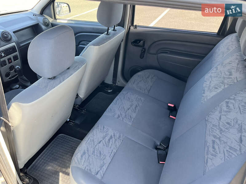 Універсал Renault Logan MCV 2010 в Києві