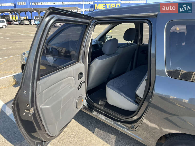 Універсал Renault Logan MCV 2010 в Києві