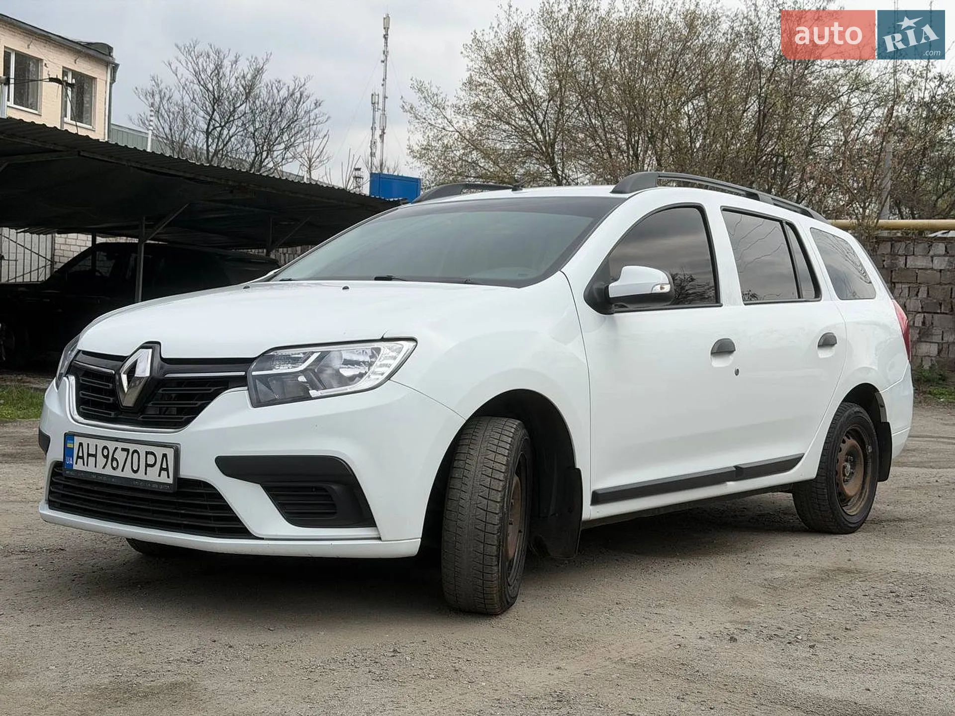 2020 Renault Logan - фото 1