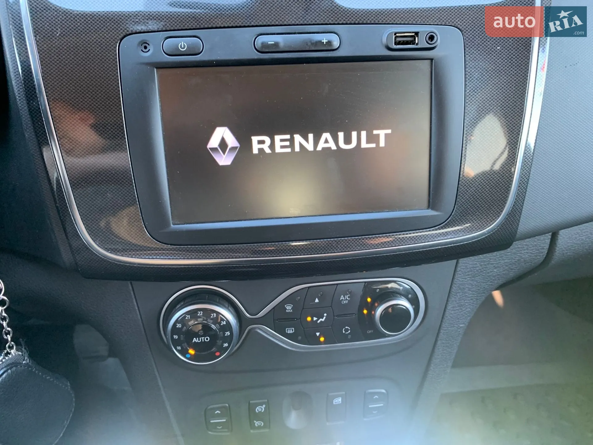 2019 Renault Logan - мініатюра 11