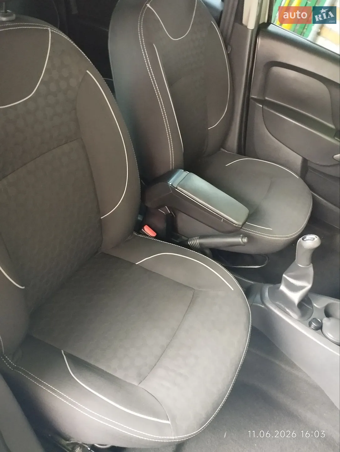 2015 Renault Logan - мініатюра 30