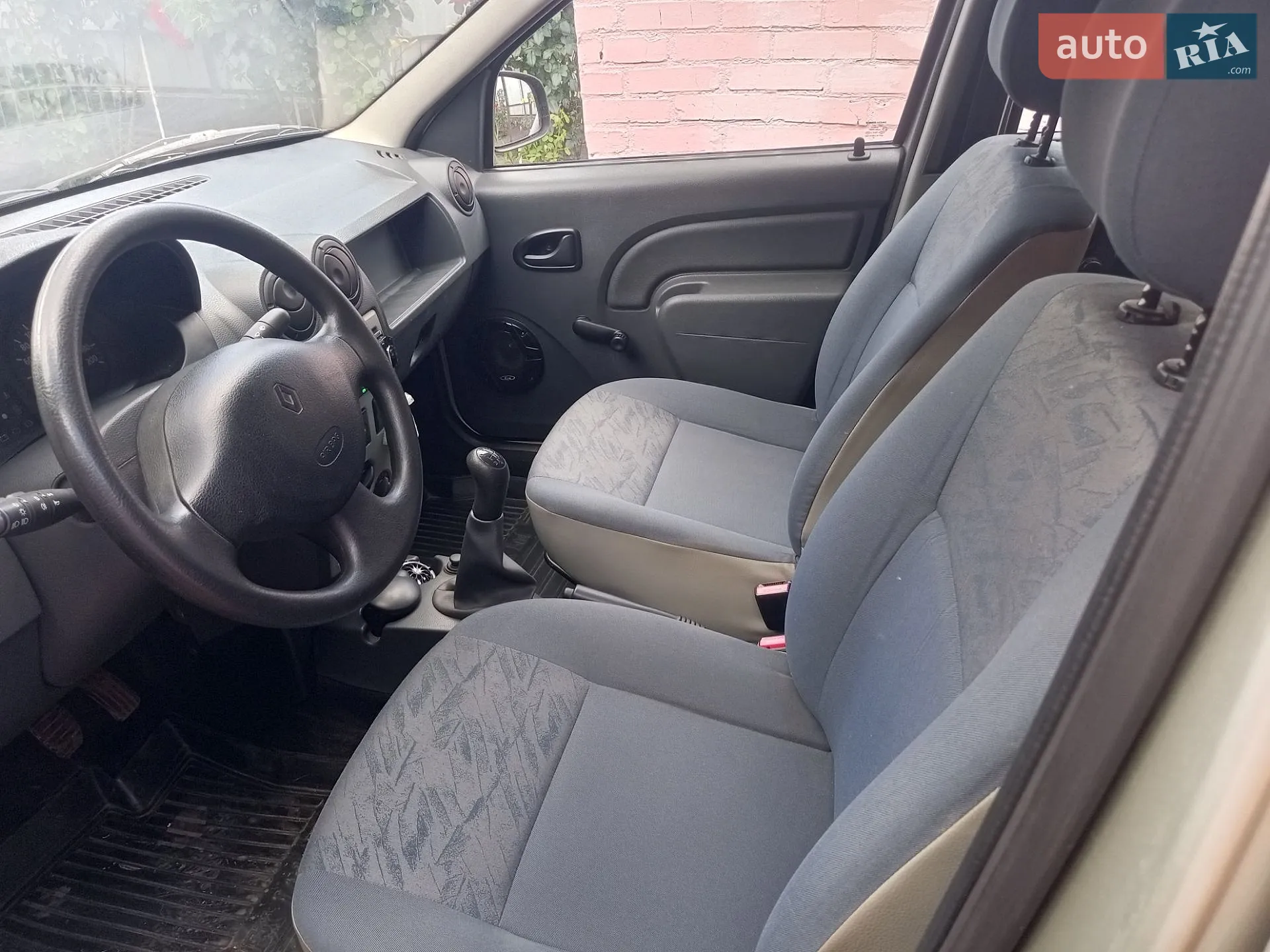 2011 Renault Logan - мініатюра 12