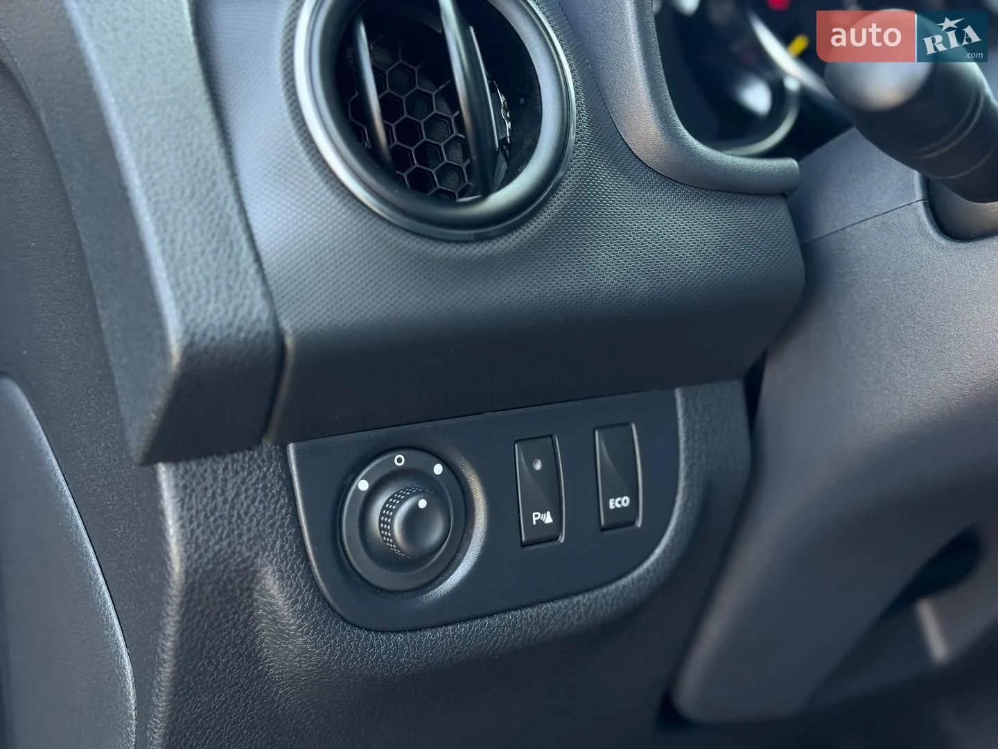 2019 Renault Logan - мініатюра 18