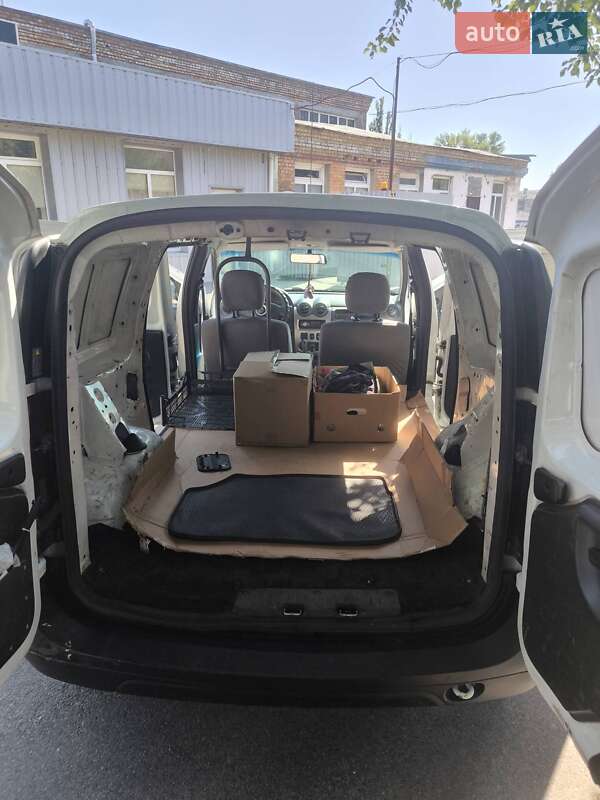 Вантажний фургон Renault Logan Van 2012 в Києві