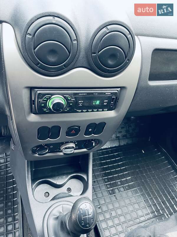 Грузовой фургон Renault Logan Van 2012 в Киеве фото 12 Грузовой фургон Renault Logan Van 2012 в Киеве