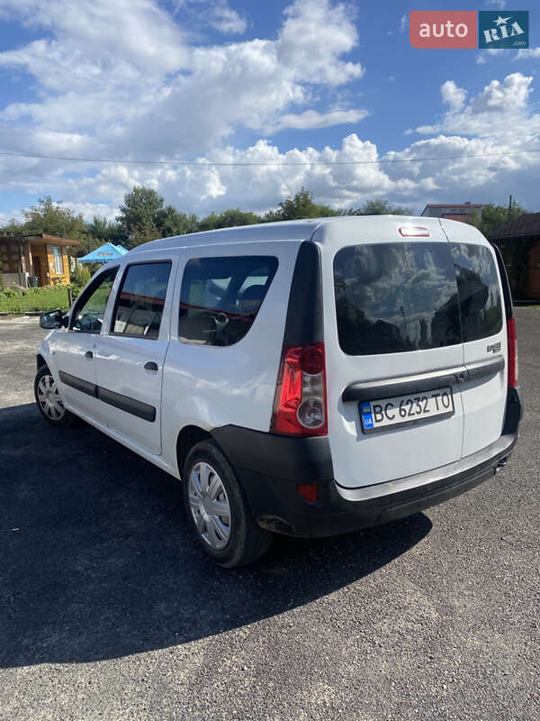 Вантажопасажирський фургон Renault Logan Van 2010 в Львові