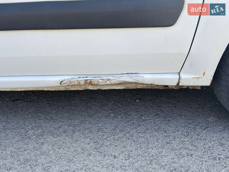 Грузовик Renault Logan Van 2010 в Кирнасовке фото 14 Грузовик Renault Logan Van 2010 в Кирнасовке