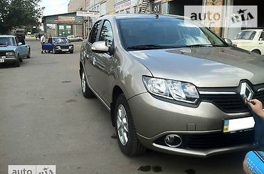 Седан Renault Logan 2013 в 