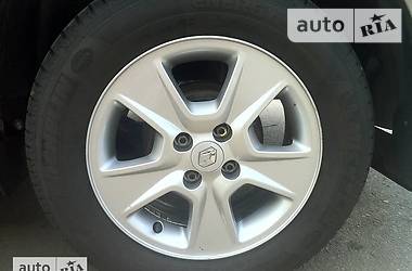 Седан Renault Logan 2013 в 