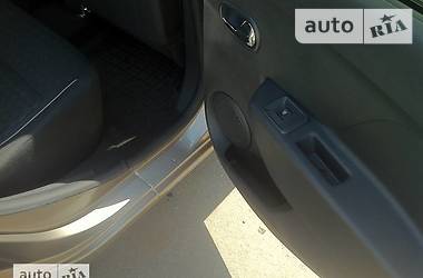 Седан Renault Logan 2013 в 