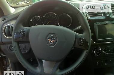 Седан Renault Logan 2013 в 