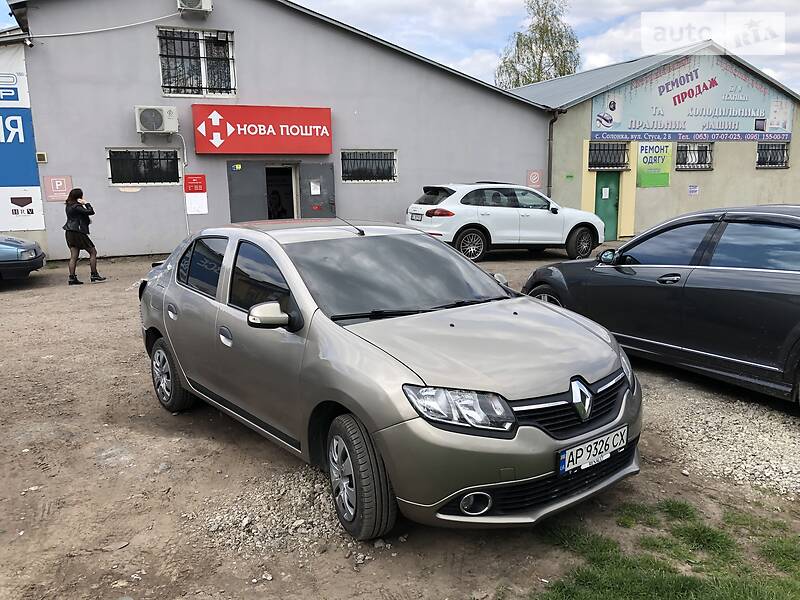 Седан Renault Logan 2015 в Львові