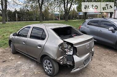 Седан Renault Logan 2015 в 