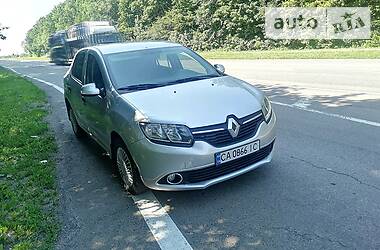 Седан Renault Logan 2014 в 