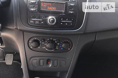 Седан Renault Logan 2013 в 