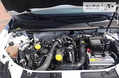 Седан Renault Logan 2013 в 