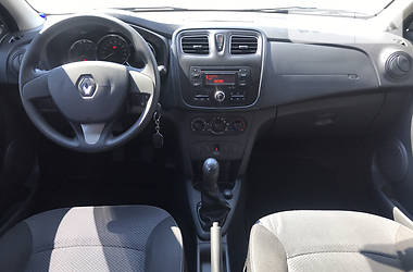 Седан Renault Logan 2013 в 