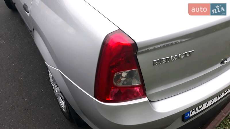 Седан Renault Logan 2011 в Ужгороде
