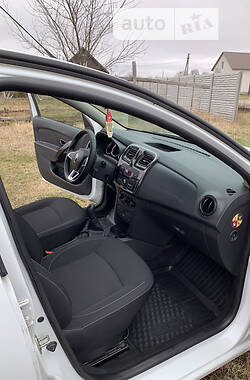 Седан Renault Logan 2019 в 