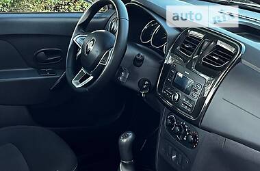 Седан Renault Logan 2019 в 