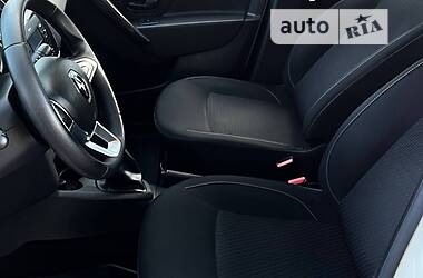 Седан Renault Logan 2019 в 