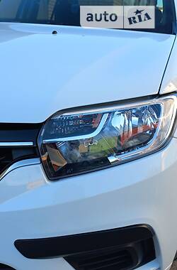 Седан Renault Logan 2019 в 