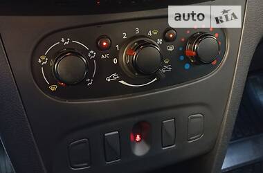 Седан Renault Logan 2019 в 