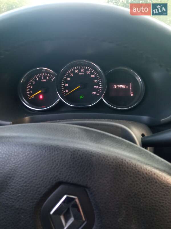 Седан Renault Logan 2013 в Доброславе