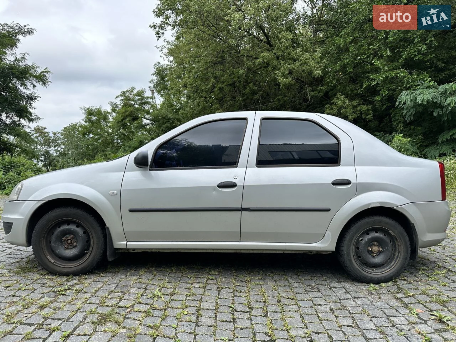2011 Renault Logan - мініатюра 2