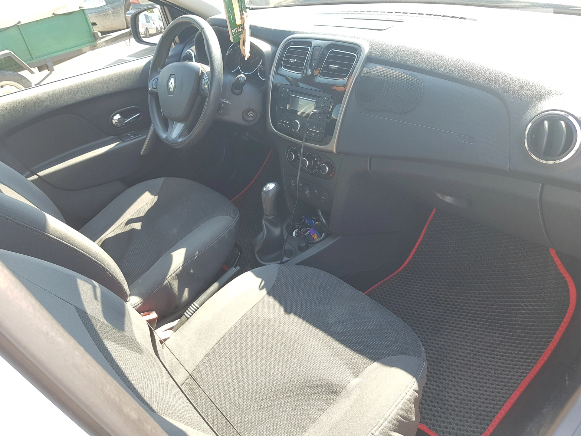 2013 Renault Logan - мініатюра 31