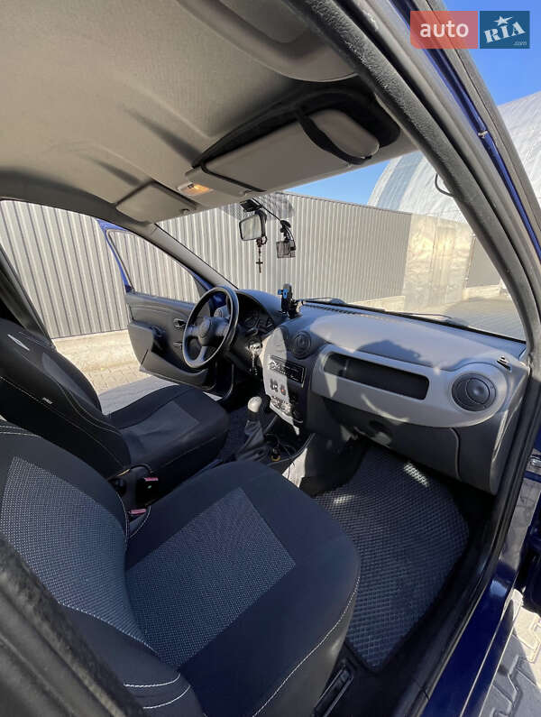 Седан Renault Logan 2009 в Ивано-Франковске