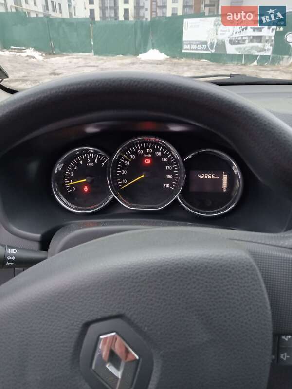 Седан Renault Logan 2013 в Львові фото 33 Седан Renault Logan 2013 в Львові