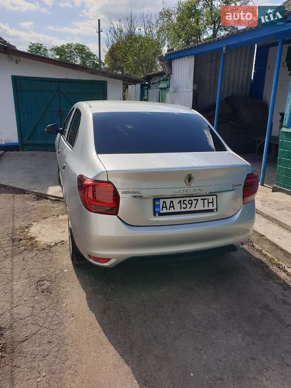 Седан Renault Logan 2017 в Киеве