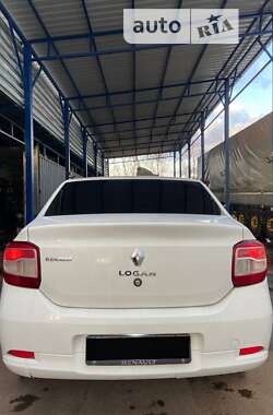 Седан Renault Logan 2013 в Ужгороде