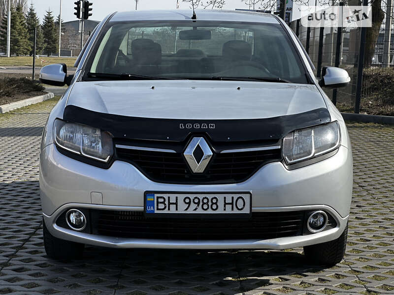 Седан Renault Logan 2013 в Одессе