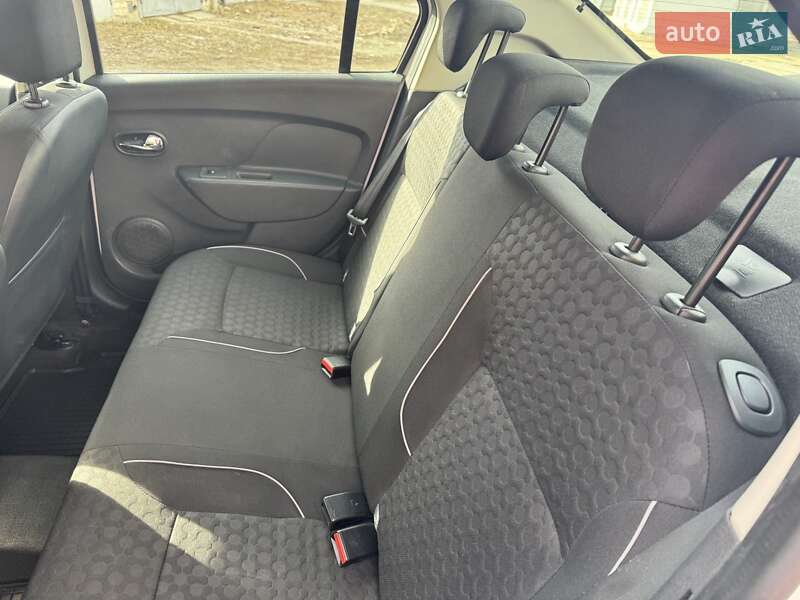 Седан Renault Logan 2015 в Харькове фото 13 Седан Renault Logan 2015 в Харькове