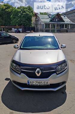 Седан Renault Logan 2013 в Львове